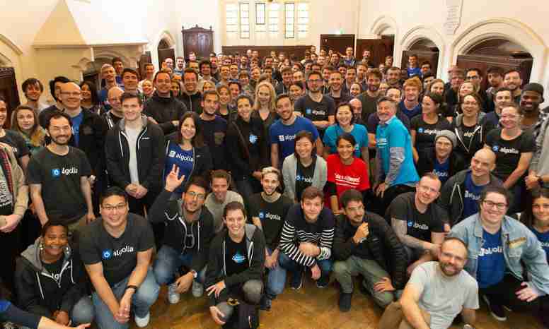 Un tshirt Alan se trouve sur la photo... Saurez-vous le retrouver ? L'équipe d'Algolia
